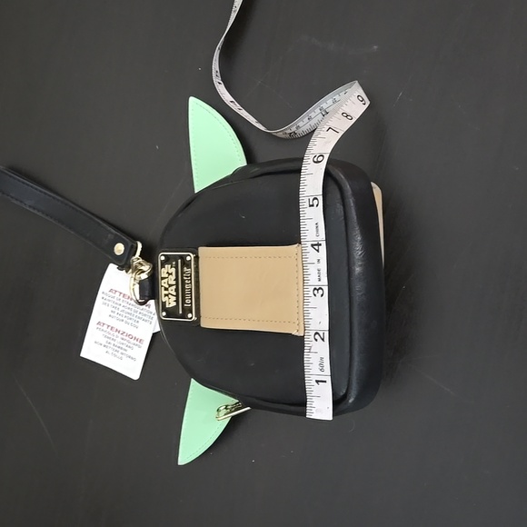 The Child Mandalorian Baby Yoda Star Wars Loungefly Wristlet Belt Bag Disney - Picture 4 of 8